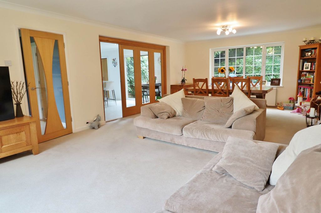 Additional image 3 of 4 bed detached house for saleWinterbourne Monkton, Swindon SN4