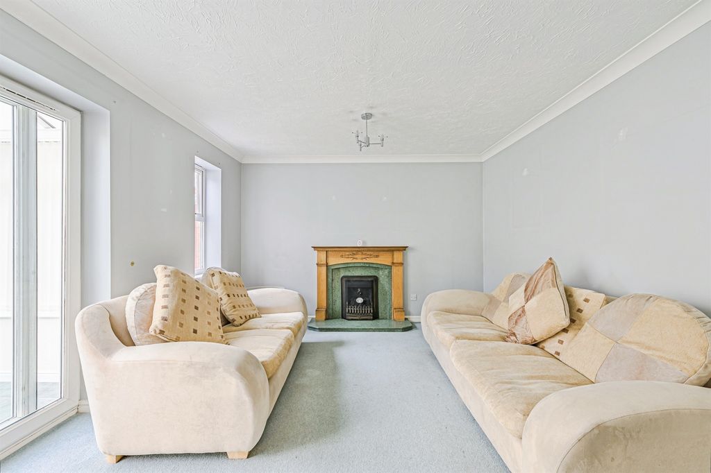 Additional image 3 of 4 bed detached house for saleOrkney Drive, Wilnecote, Tamworth B77