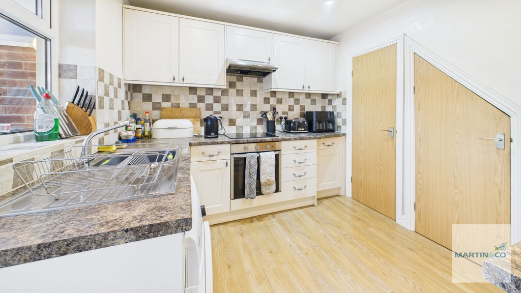 Additional image 7 of 3 bed semi-detached house for saleOrchard Close, Dosthill, Tamworth, Staffordshire B77