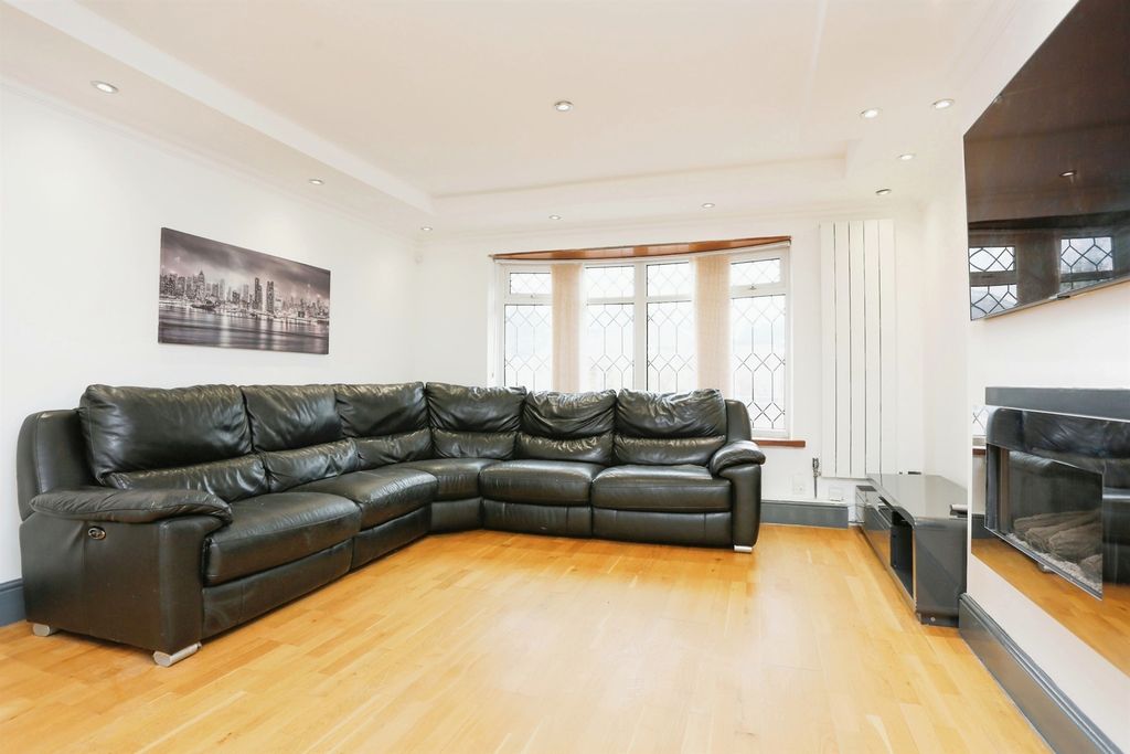 Additional image 12 of 5 bed detached bungalow for saleBallater Close, Leicester LE5