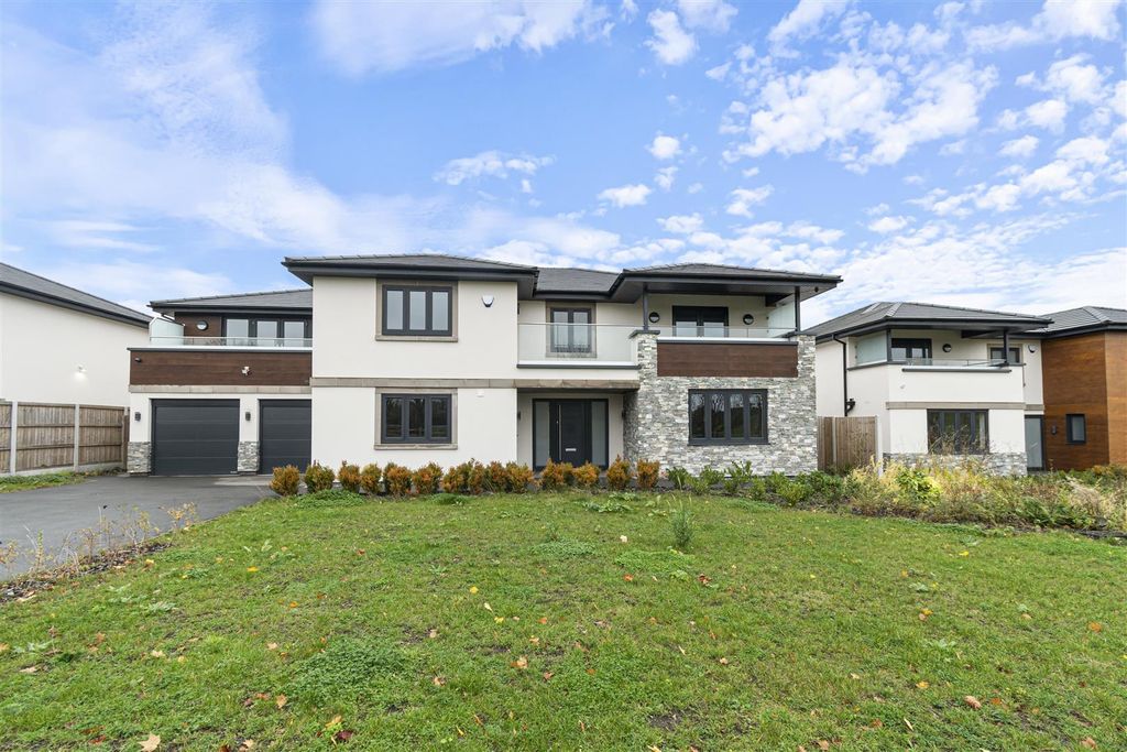 5 bed detached house for saleHazel Lane, Walsall WS6
