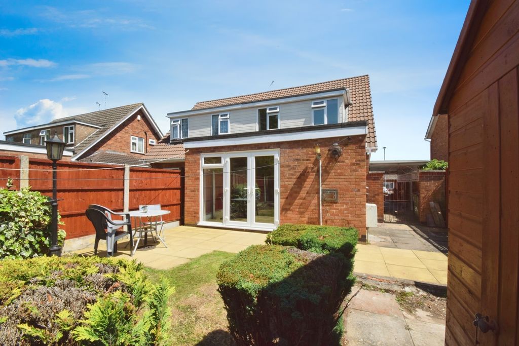 Additional image 12 of 3 bed semi-detached house for saleKent Crescent, Wigston, Leicestershire LE18