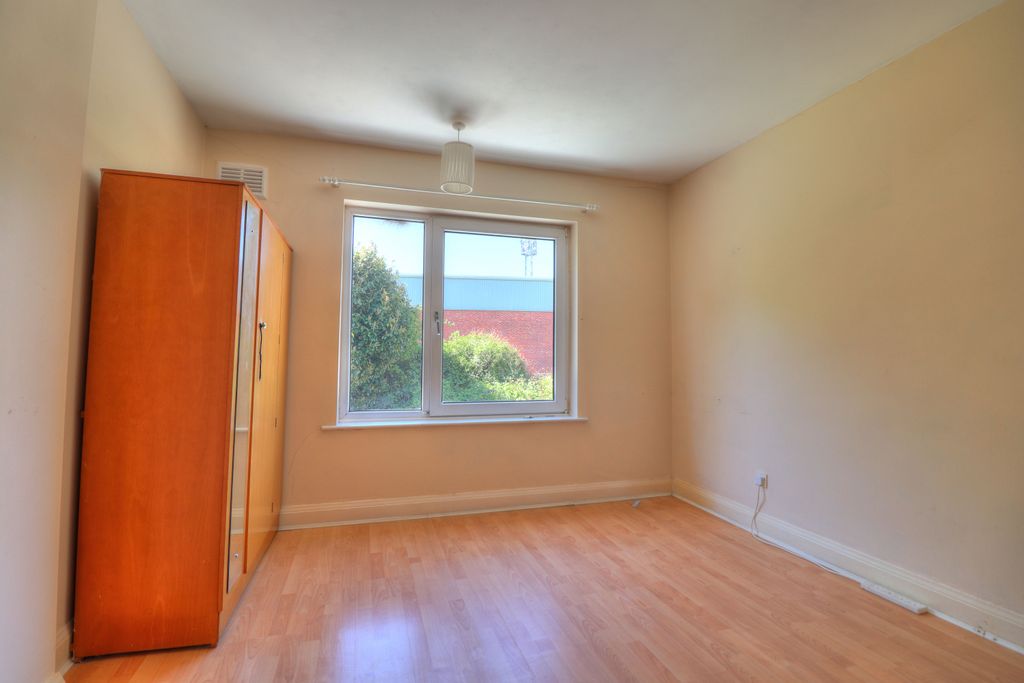Additional image 15 of 3 bed semi-detached house for saleEileen Avenue, Leicester LE4