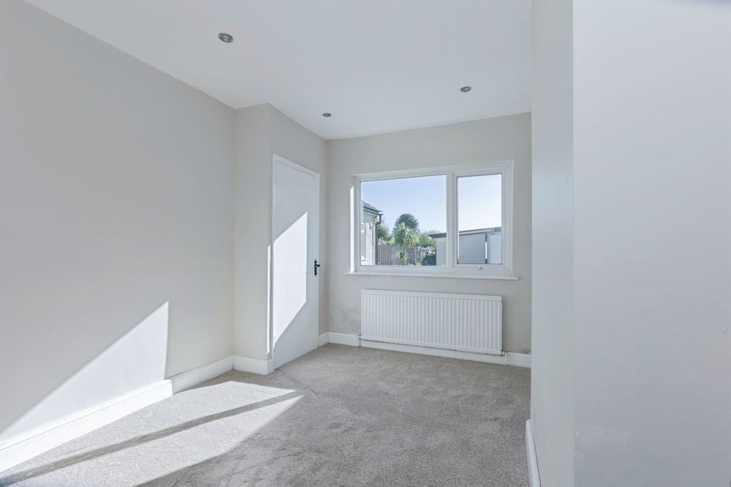 Additional image 15 of 4 bed semi-detached house for saleLoughborough Road, Birstall, Leicester LE4