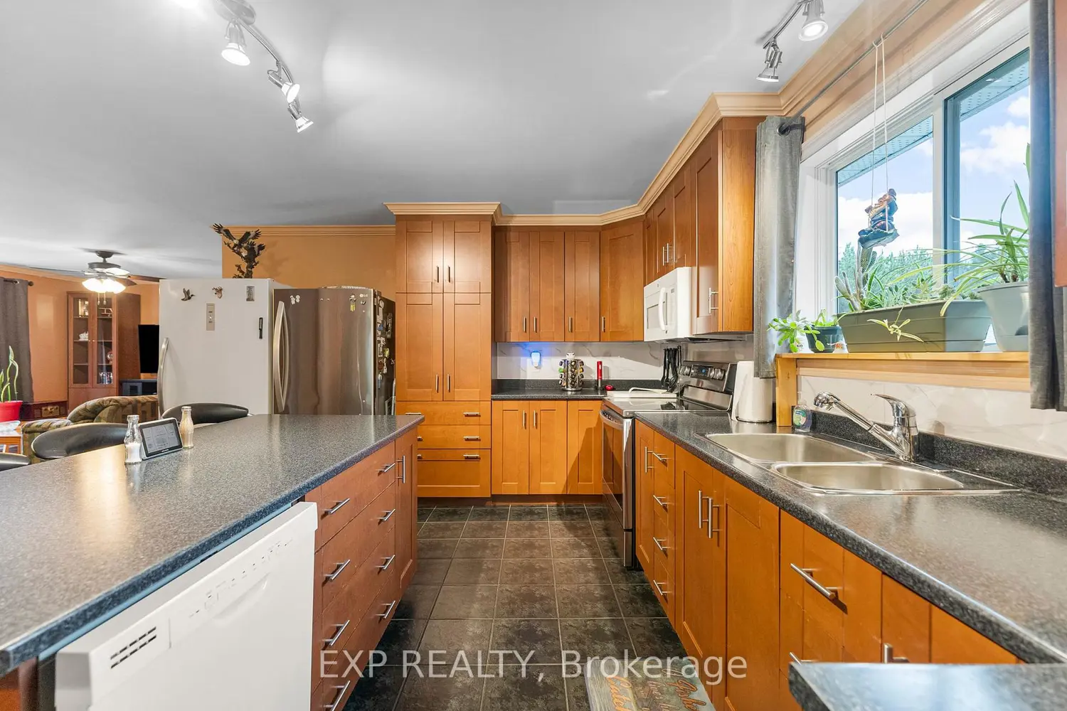 Additional image 11 of 716 Cybulski Road