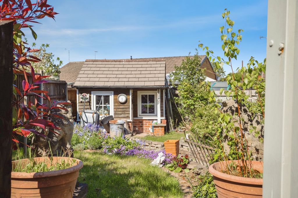 Additional image 20 of 3 bed semi-detached house for saleFrancis Drive, Loughborough, Leicestershire LE11