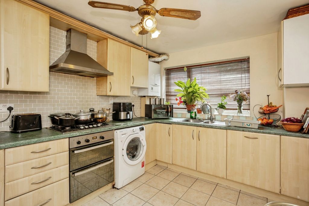 Additional image 3 of 3 bed end terrace house for saleBoyer Street, Loughborough, Leicestershire LE11