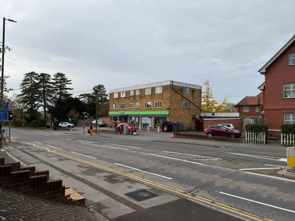 Additional image 11 of 3 bed flat for saleCastle Road, Salisbury SP1
