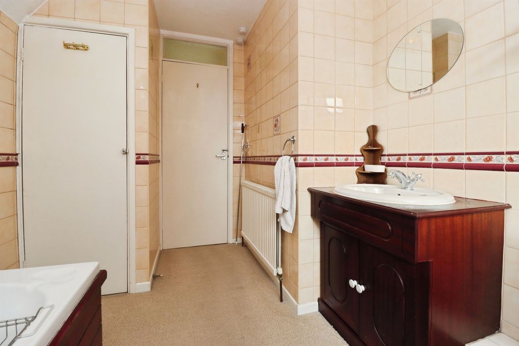 Additional image 8 of 3 bed semi-detached house for saleRookwell Drive, Market Harborough LE16