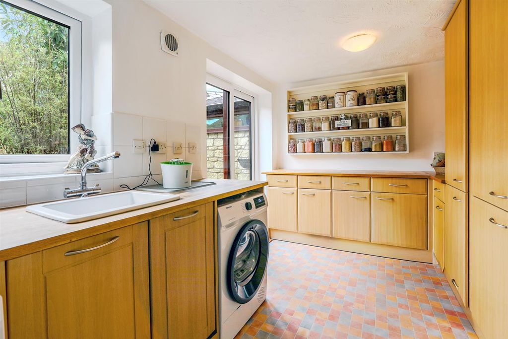 Additional image 6 of 5 bed semi-detached house for saleRoebuck Close, Royal Wootton Bassett SN4