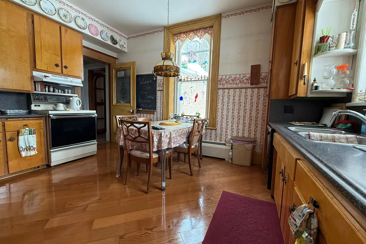 538 Queen Street photo 4