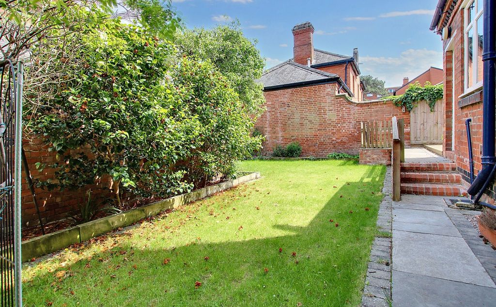 Additional image 36 of 5 bed semi-detached house for saleAlexandra Road, Leicester LE2