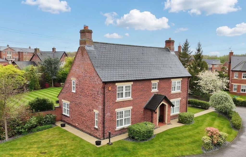 5 bed detached house for saleKingsdown Close, Weston CW2