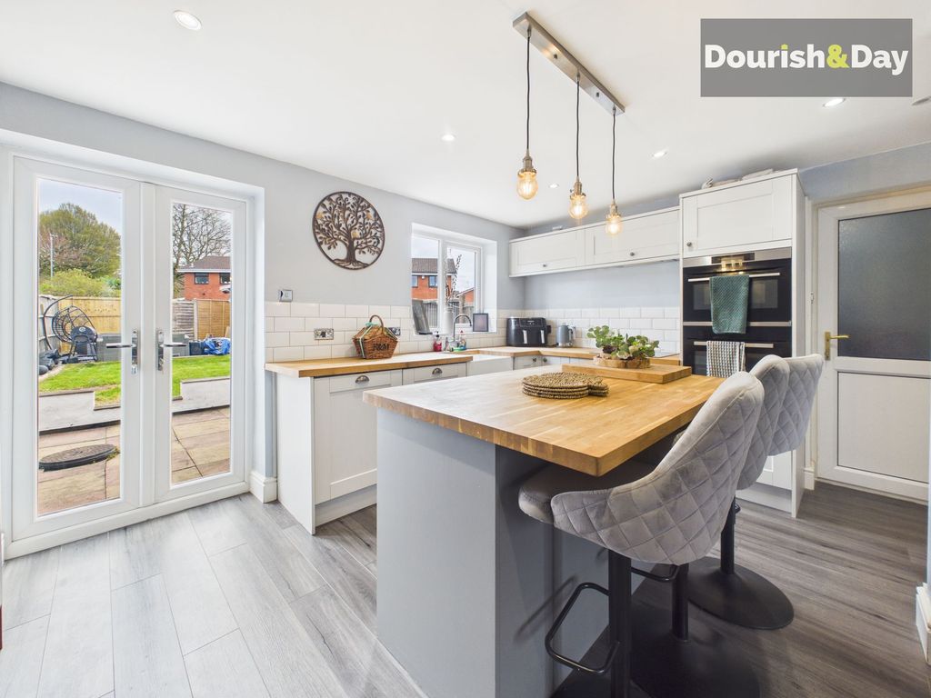 Additional image 2 of 3 bed detached house for saleCarisbrooke Drive, Stafford ST17