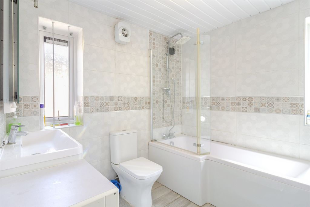 Additional image 10 of 5 bed end terrace house for salePollard Road, Leicester LE3