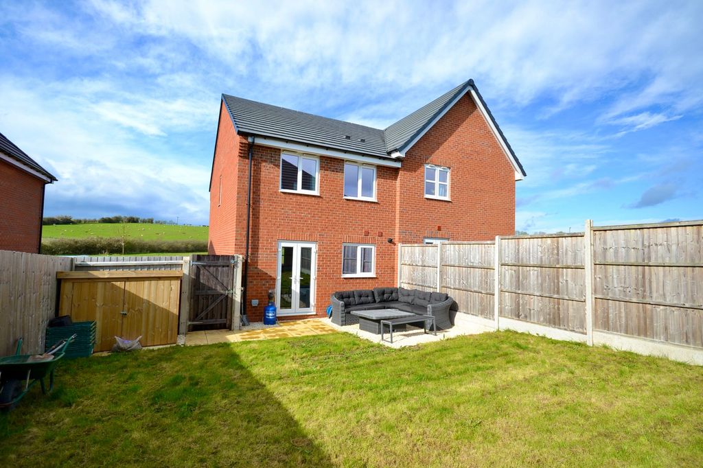 Additional image 4 of 3 bed semi-detached house for saleBuzzard Way, East Leake LE12