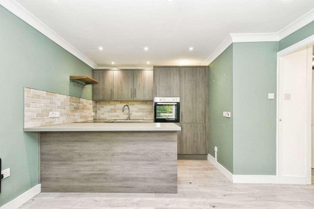 Additional image 3 of 1 bed flat for saleGlenville Close, Royal Wootton Bassett, Swindon SN4