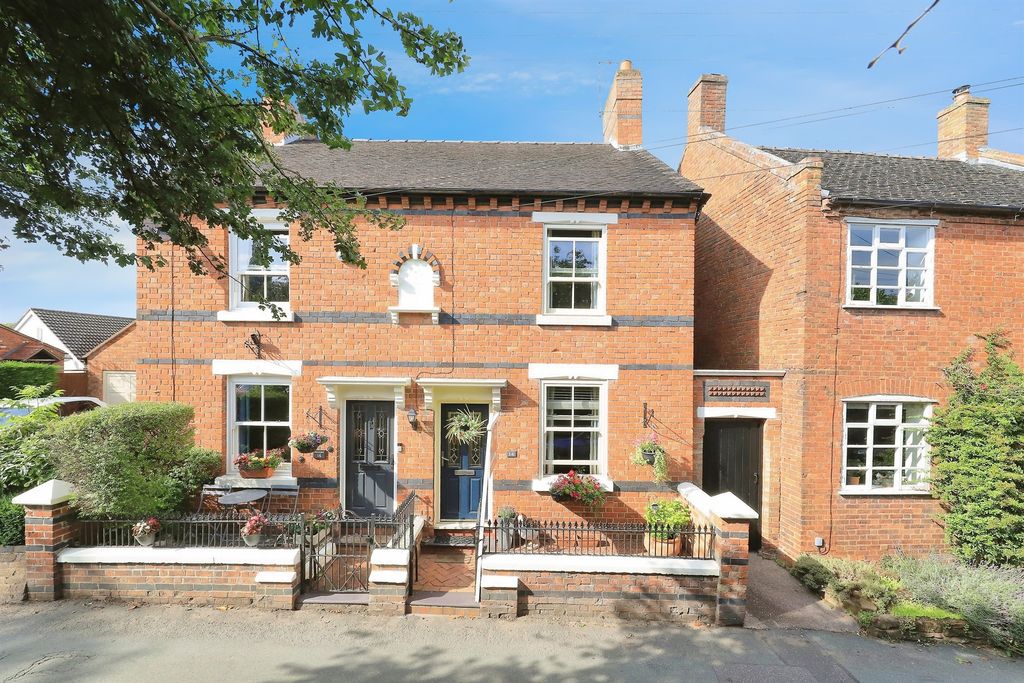 2 bed semi-detached house for saleShop Lane, Brewood, Stafford ST19