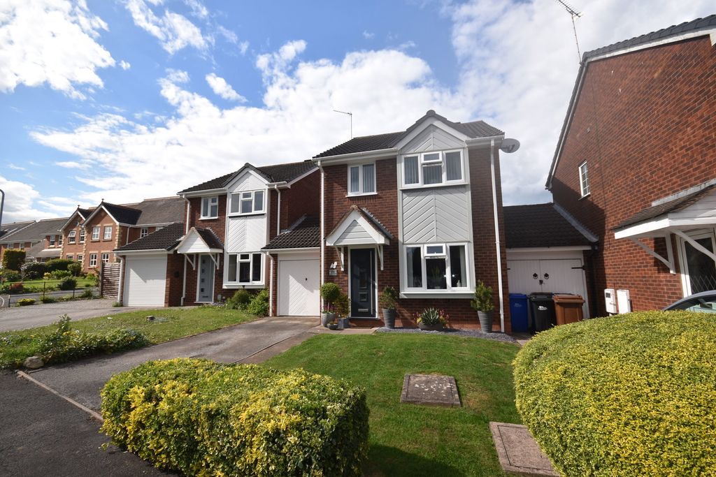 3 bed link detached house for saleGoodwood Close, Stretton DE13