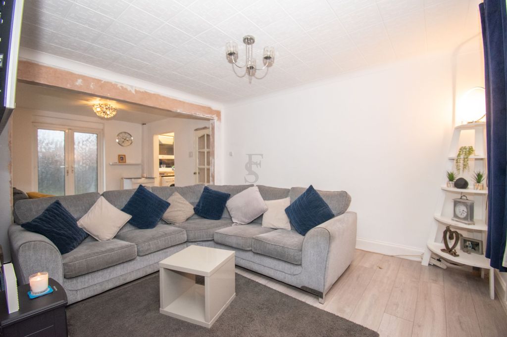 Additional image 2 of 3 bed semi-detached house for saleOverpark Avenue, Leicester LE3