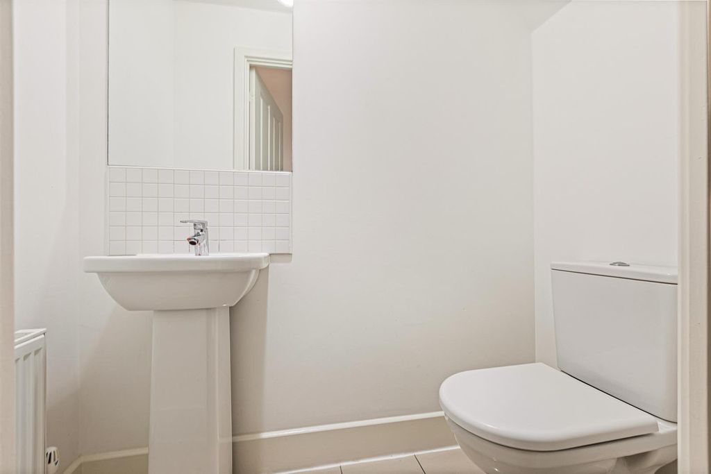Additional image 8 of 5 bed end terrace house for saleElm Tree Court, Leicester LE2