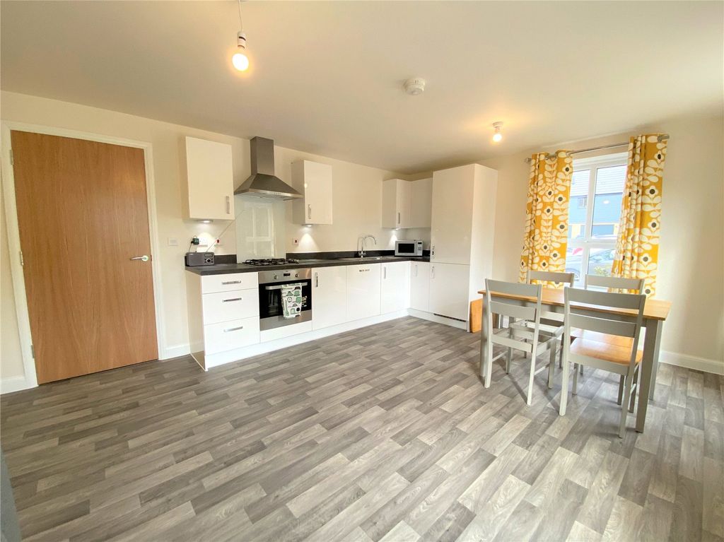 Additional image 2 of 1 bed flat for saleHeron House, Seamington Strand, Old Town SN1