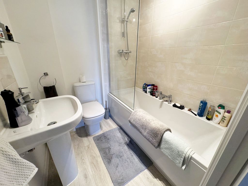Additional image 7 of 2 bed flat for saleCloatley Crescent, Royal Wootton Bassett, Royal Wootton Bassett SN4