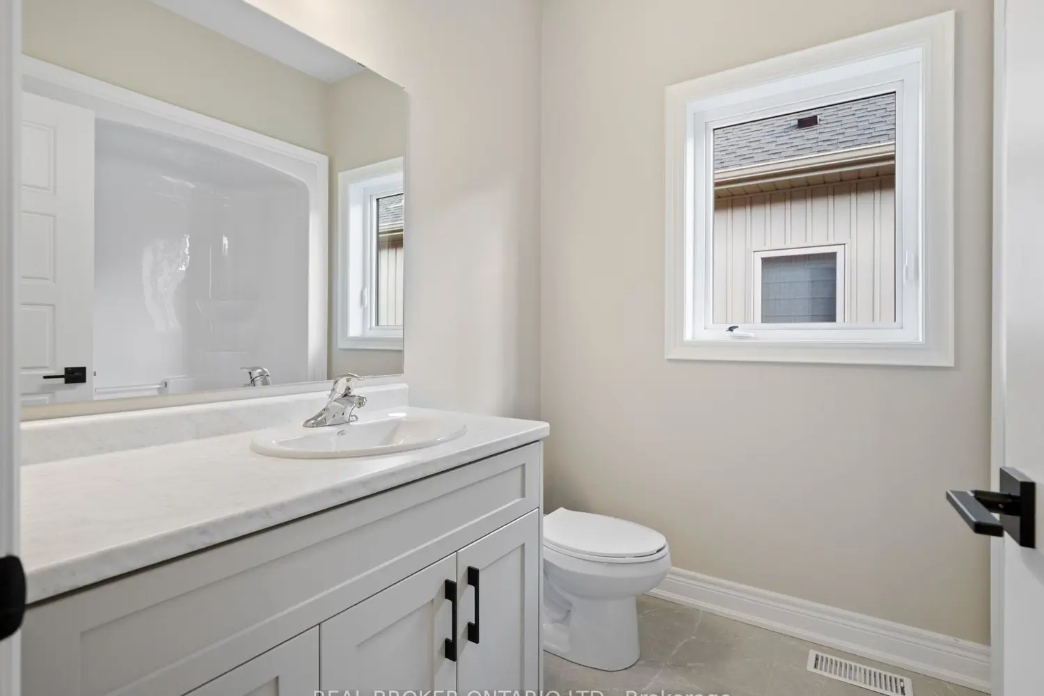 26 Austin Drive photo 4