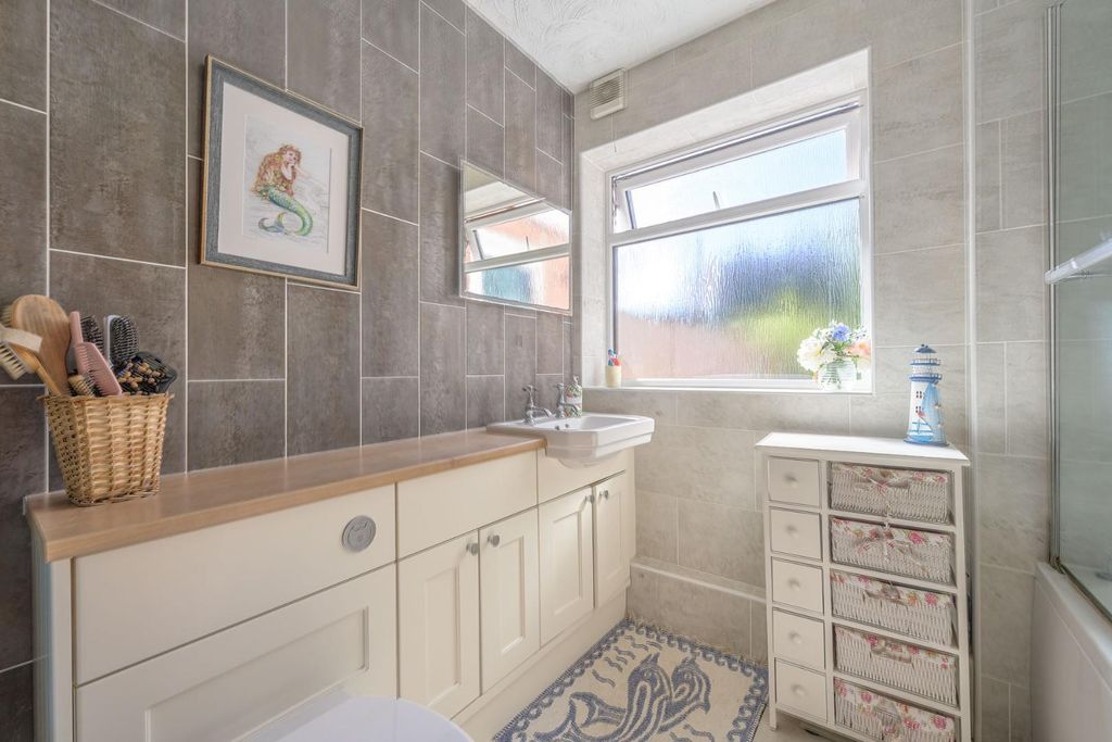 Additional image 18 of 4 bed property for saleSandringham Road, Wombourne, Wolverhampton WV5