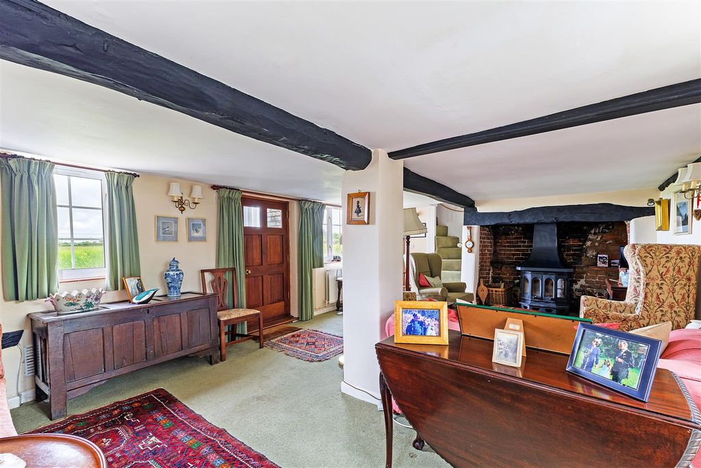 4 bed detached house for saleCoate, Devizes SN10 photo 4