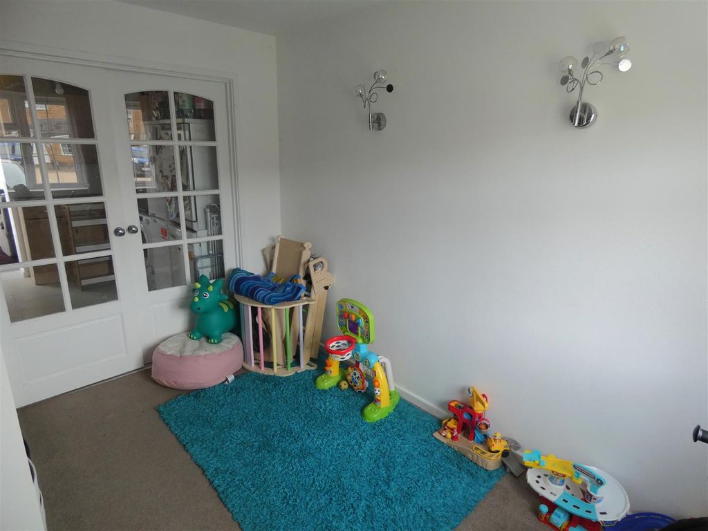 Additional image 6 of 3 bed semi-detached house for saleConway Close, Stretton, Burton On Trent DE13