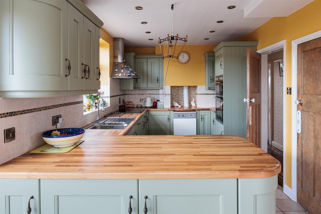 Additional image 8 of 5 bed detached house for saleGorsty Hill, Uttoxeter ST14