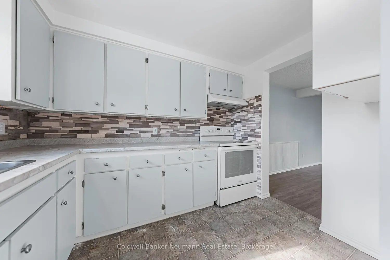 539 Willow Road 19 photo 3
