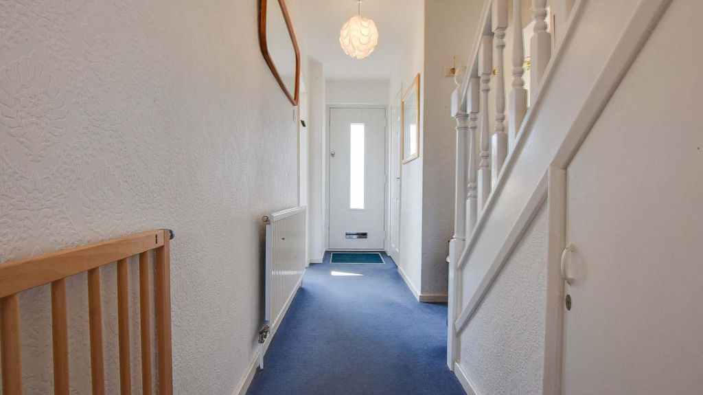 4 bed detached house for saleBollington Road, Oadby, Leicester LE2 photo 5