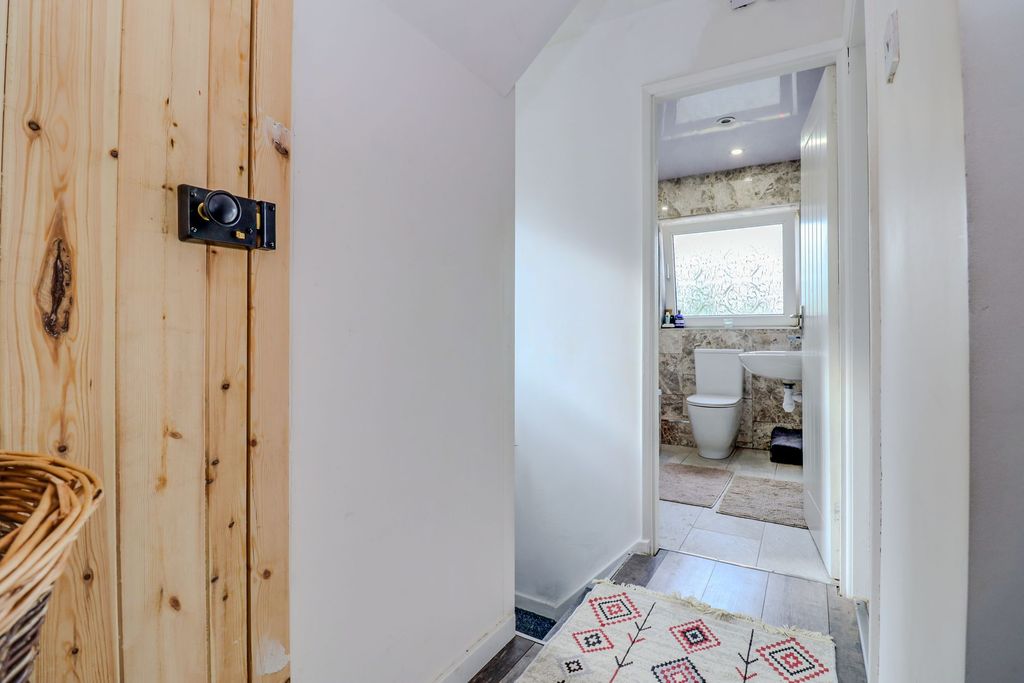 Additional image 18 of 3 bed semi-detached house for saleGlenfield Road, Leicester LE3