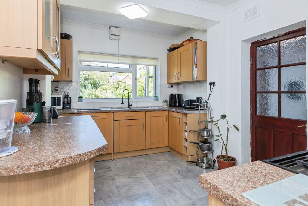 Additional image 5 of 3 bed semi-detached house for saleFrinton Avenue, Leicester LE5