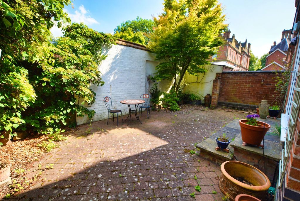 Additional image 39 of 6 bed semi-detached house for saleAlexandra Road, Stoneygate, Leicester LE2