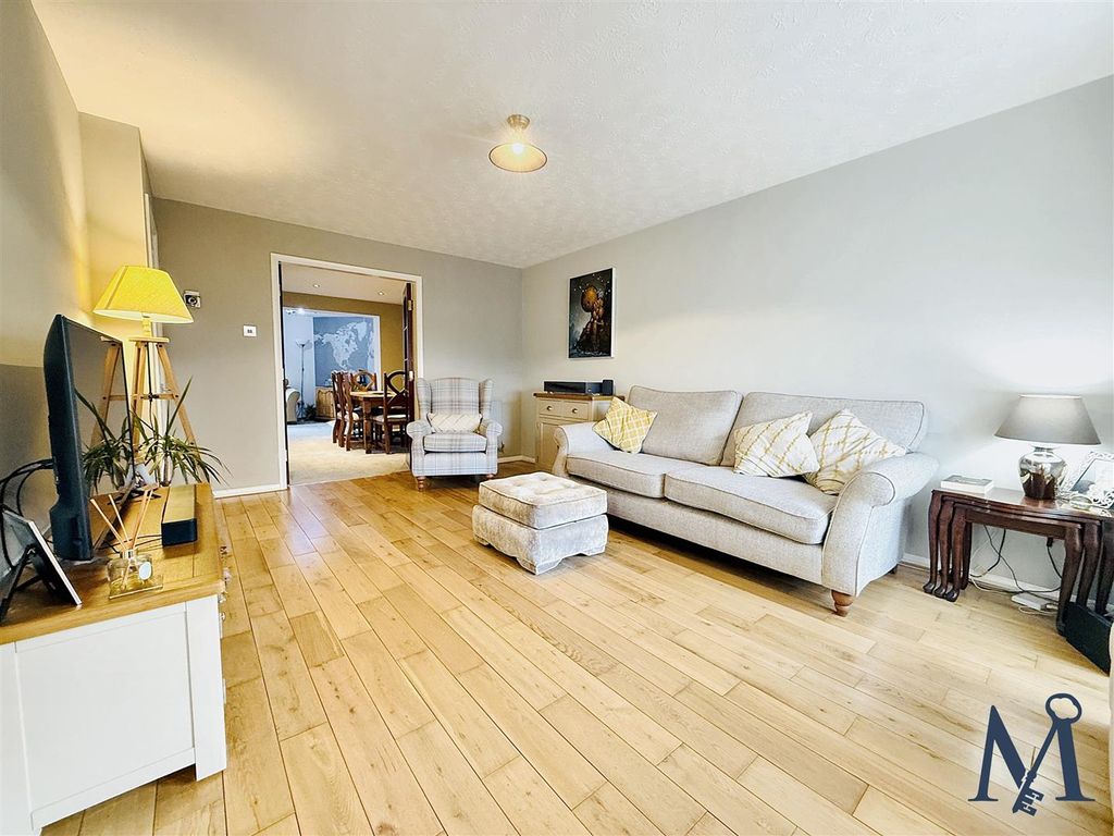 3 bed detached house for saleThomas Road, Whitwick, Coalville LE67 photo 2