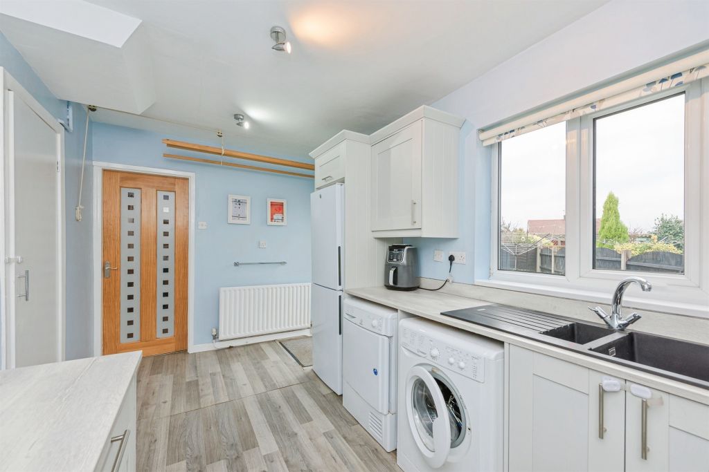 Additional image 4 of 3 bed semi-detached house for saleDormer Avenue, Tamworth B77