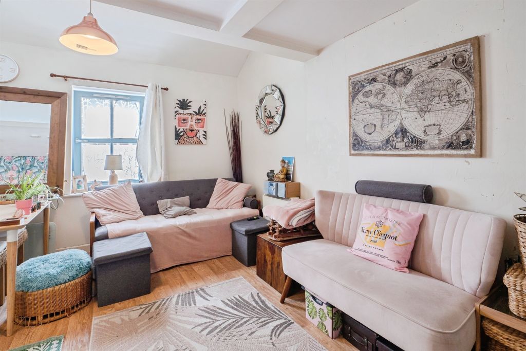 2 bed flat for saleLansdowne Road, Leicester LE2 photo 4