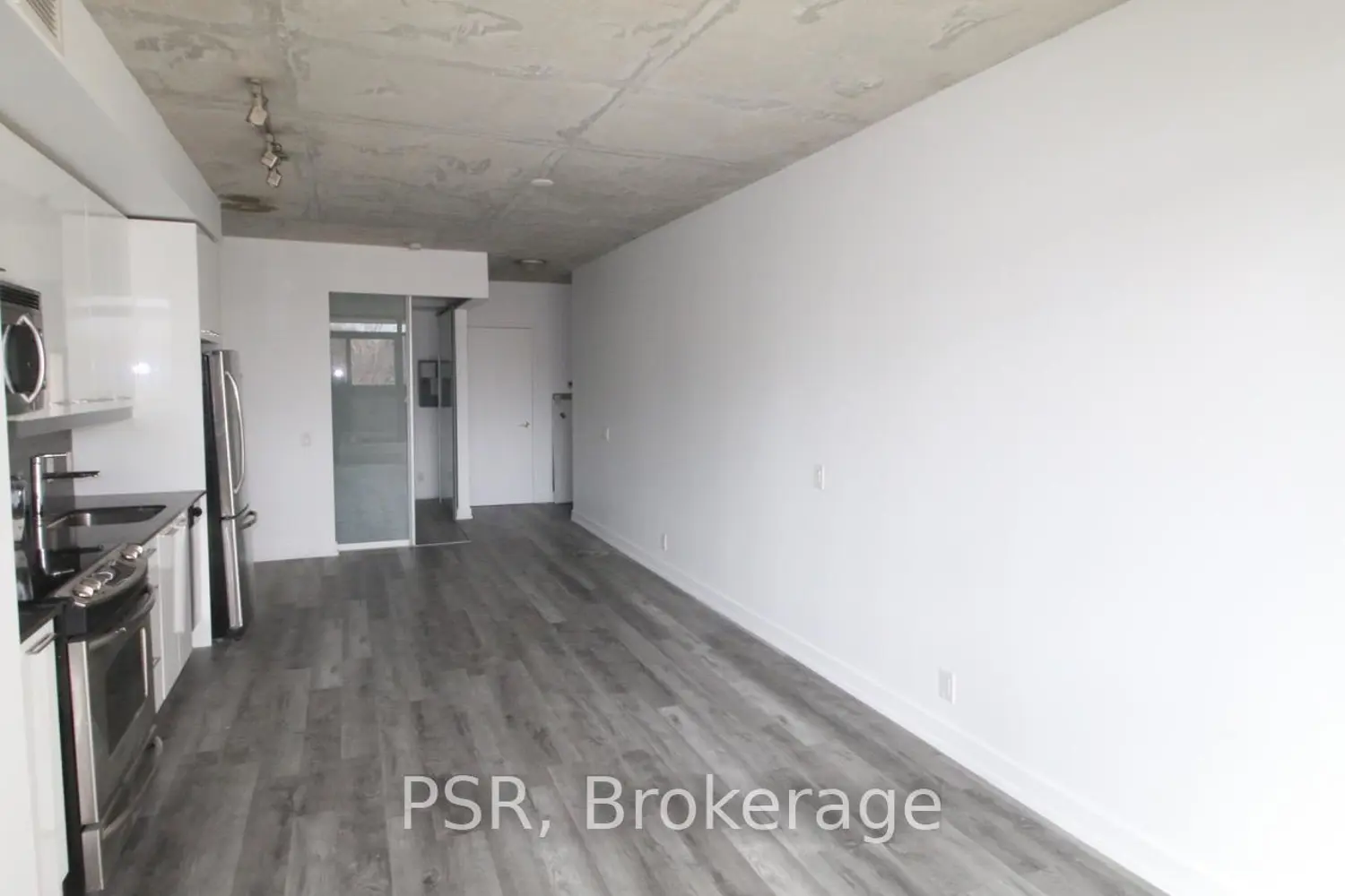 2 Gladstone Avenue 209 photo 3