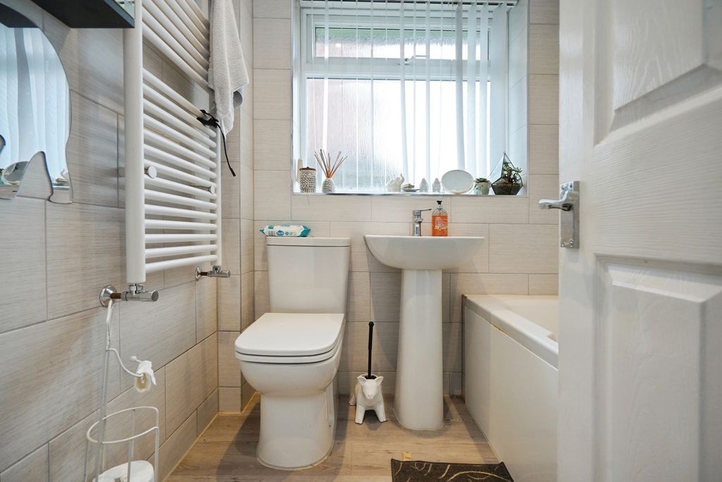 Additional image 12 of 3 bed bungalow for saleSt. Andrews Drive, Burton-On-Trent, Staffordshire DE13