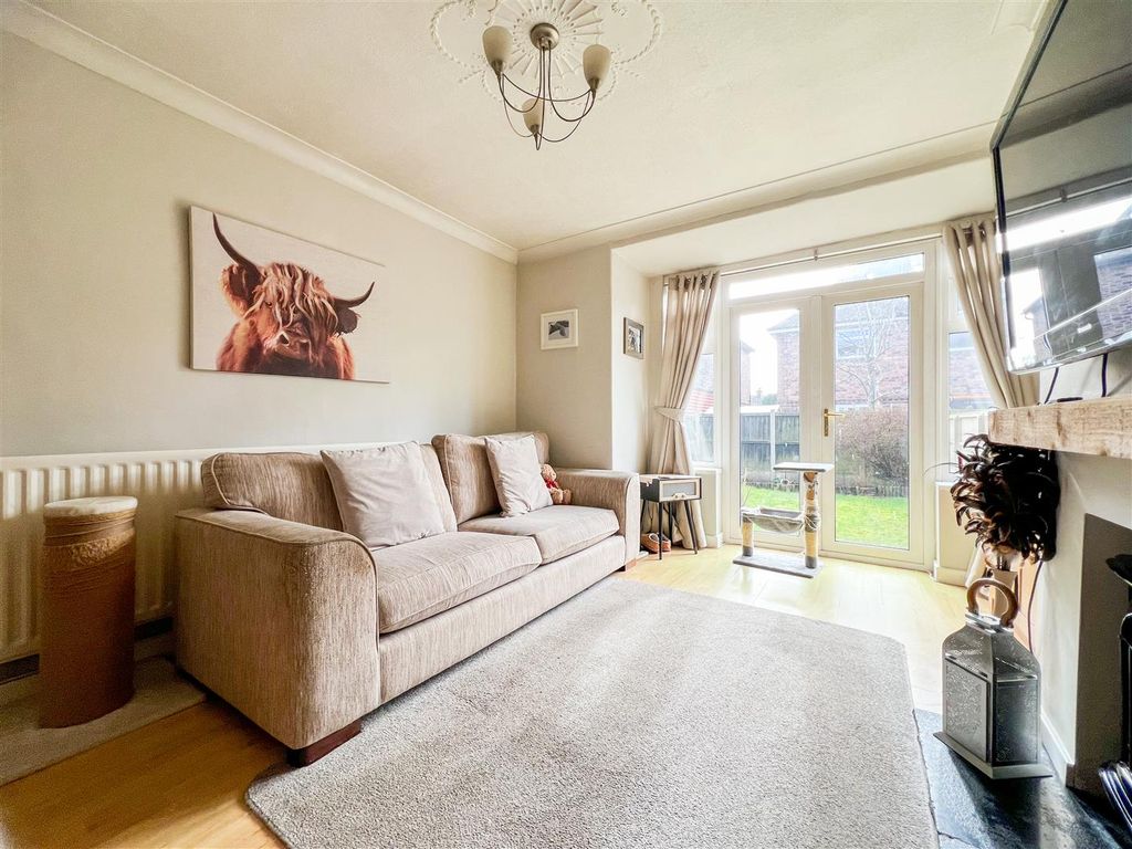 Additional image 2 of 4 bed property for saleHillswood Avenue, Leek ST13