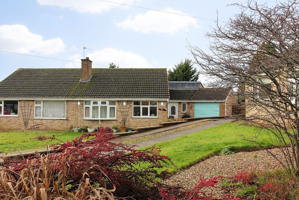 2 bed semi-detached bungalow for saleDart Close, Oadby LE2