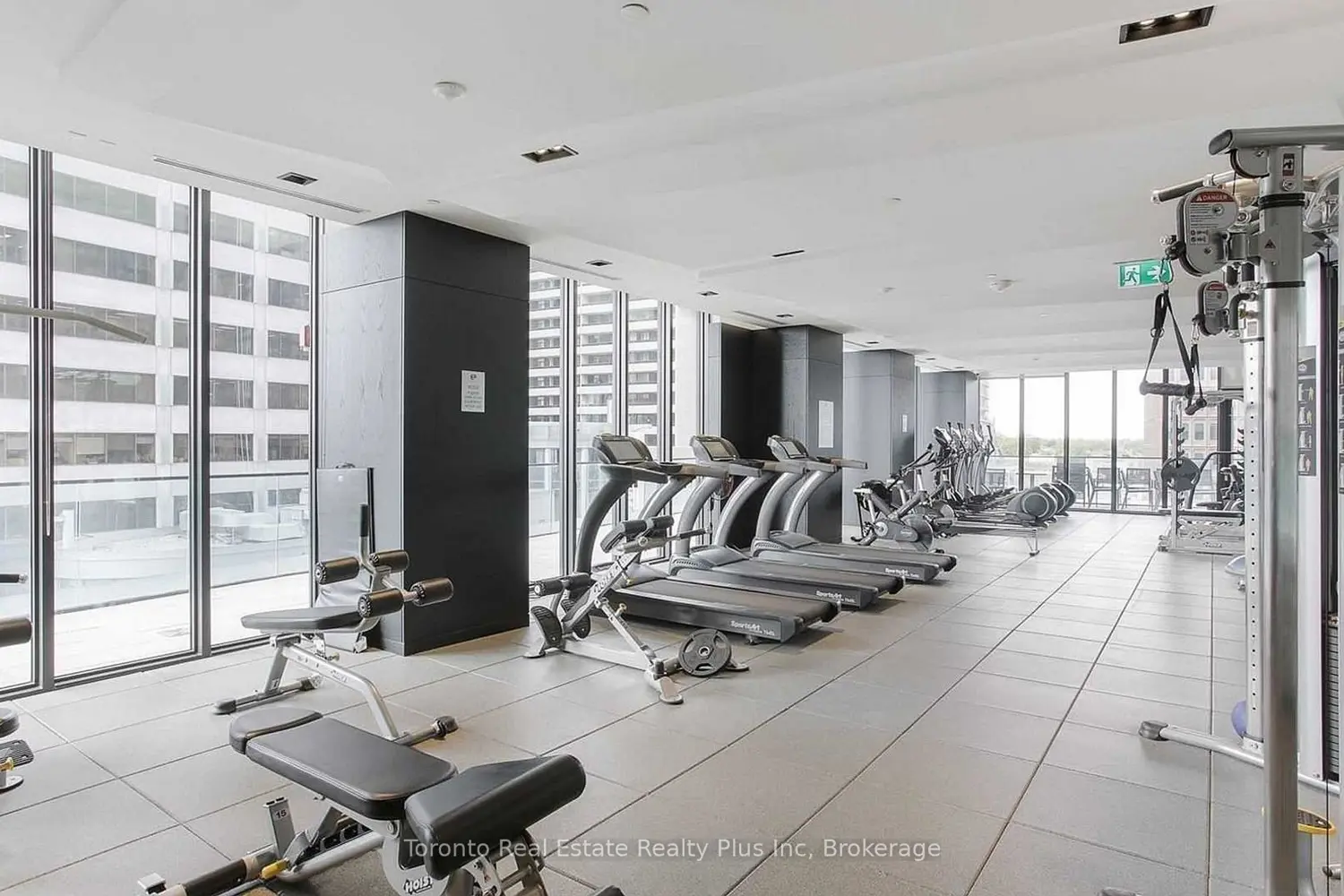 8 Eglinton Avenue 1503