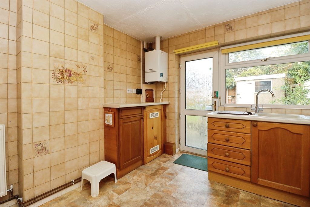 Additional image 5 of 3 bed semi-detached house for saleRookwell Drive, Market Harborough LE16