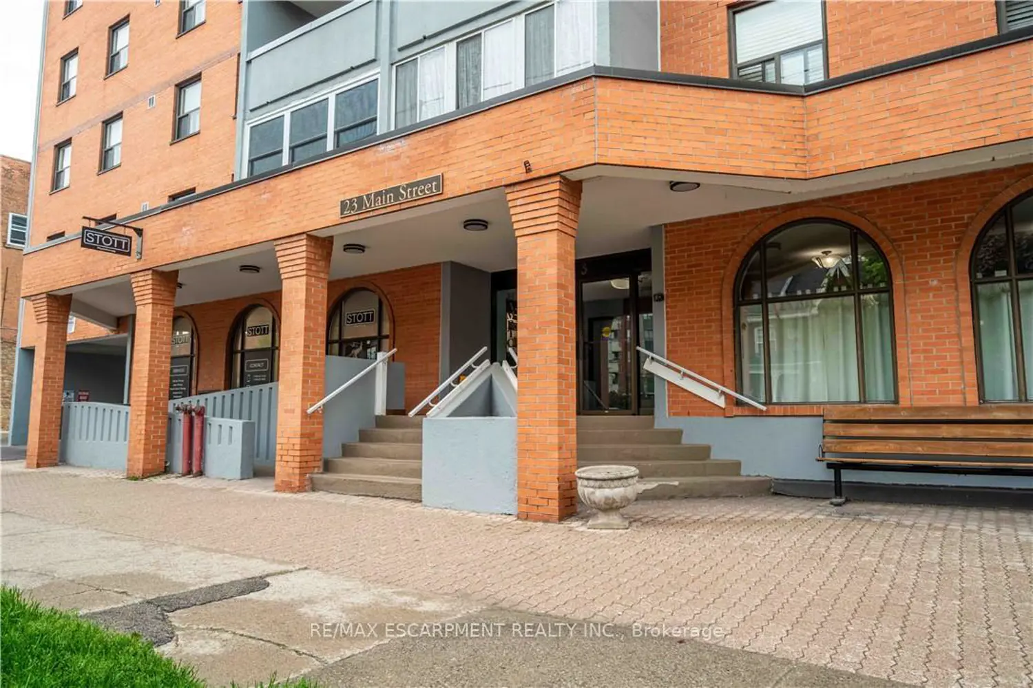 23 Main Street 502