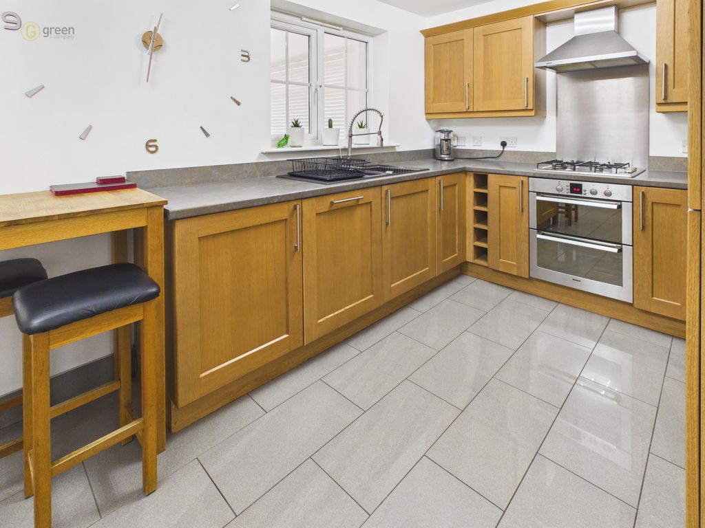 Additional image 6 of 5 bed town house for saleBarlow Avenue, Glascote, Tamworth B77
