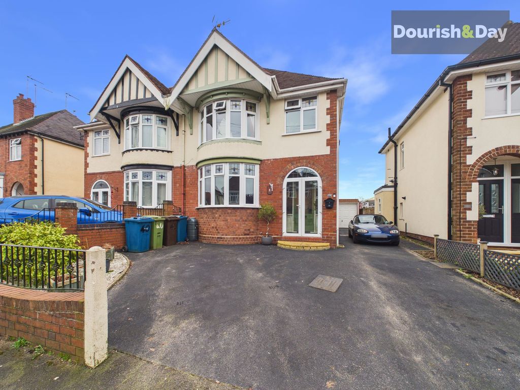 3 bed semi-detached house for saleHighfield Grove, Stafford ST17
