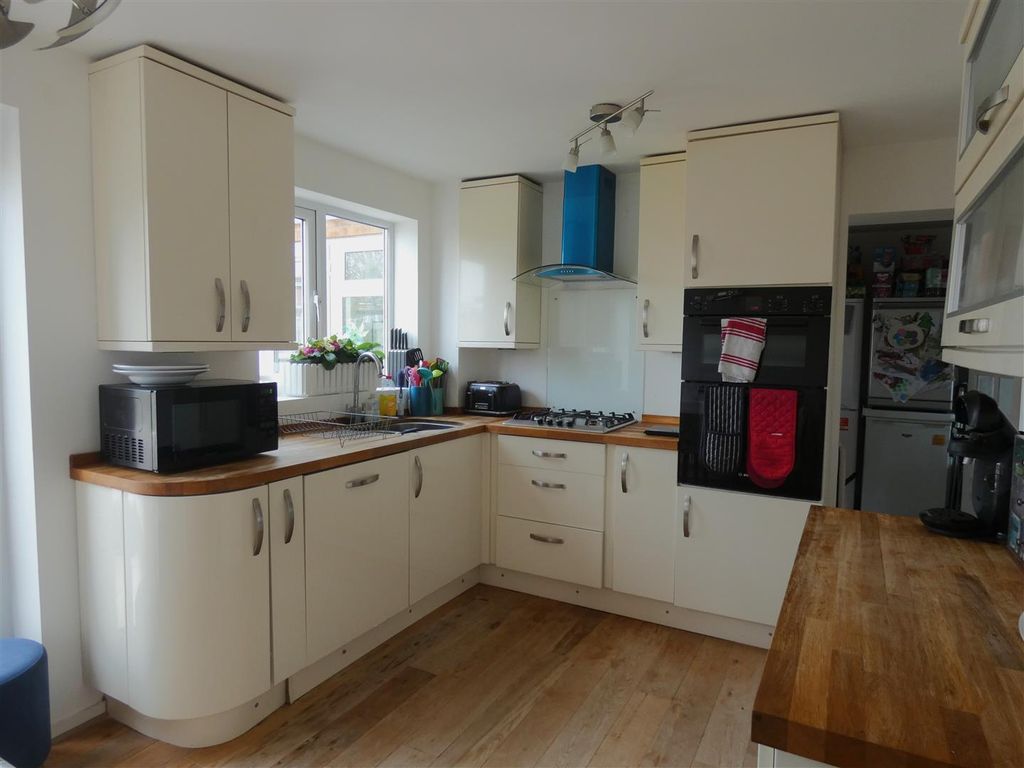 Additional image 4 of 3 bed semi-detached house for saleConway Close, Stretton, Burton On Trent DE13